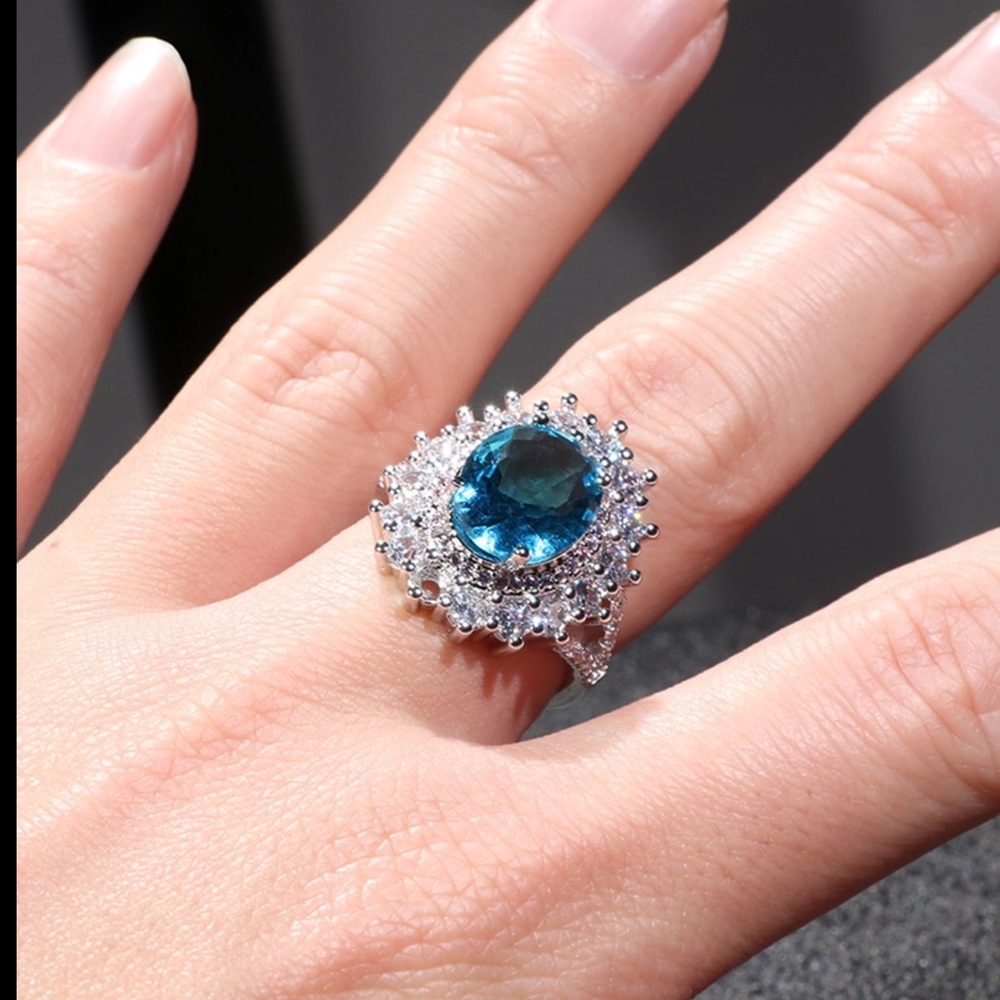 Luxury Sterling Silver Aquamarine Gemstone Ring - Picture 2 of 5